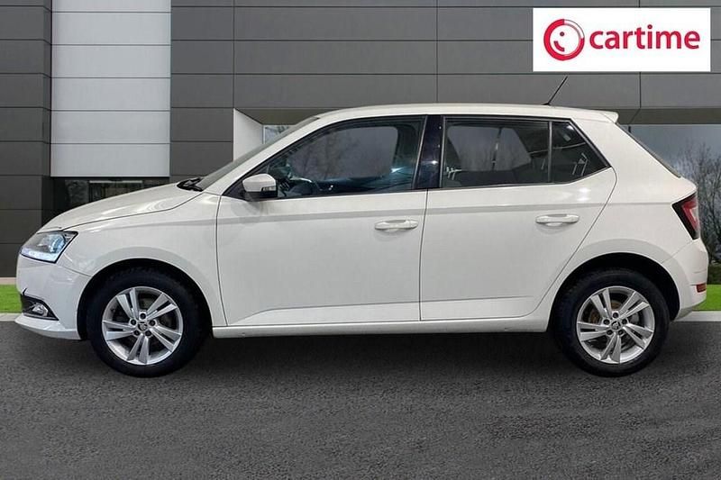 Used Skoda Fabia SE 75 HP (55 kW) 2019 White Hatchback