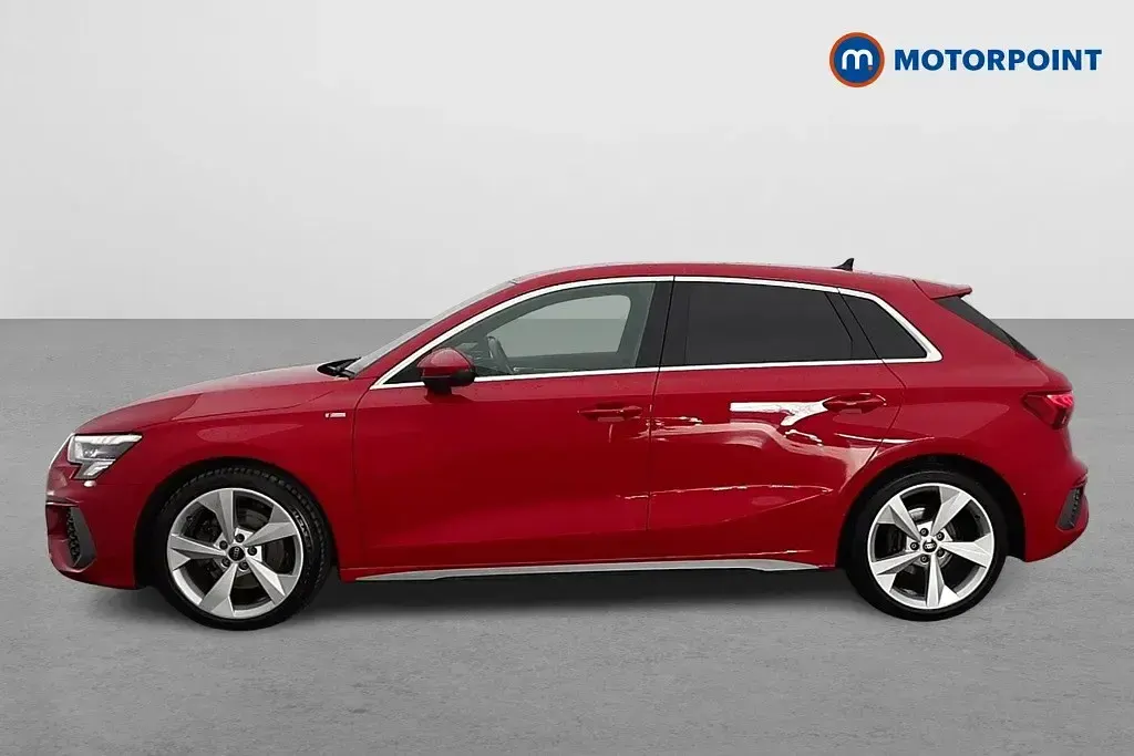 Używany Audi A3 S-Line 2021 Czerwony Sedan/Limuzyna