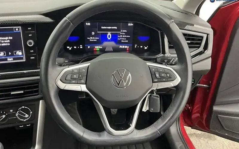 Used VW Taigo Life 110 HP (80 kW) 2022 Red SUV