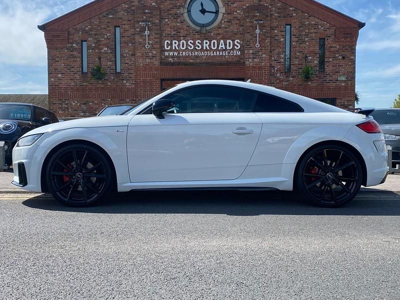 Używany Audi TT Black Edition 245 KM (180 kW) 2020 Biały Coupe