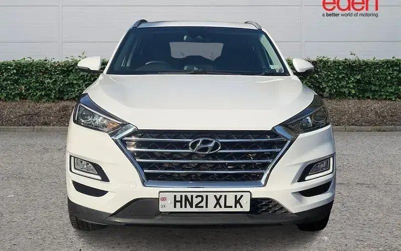 Used Hyundai Tucson SE 132 HP (97 kW) 2020 White SUV