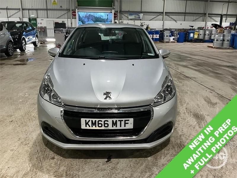 Used Peugeot 208 Active 82 HP (60 kW) 2016 Silver Hatchback