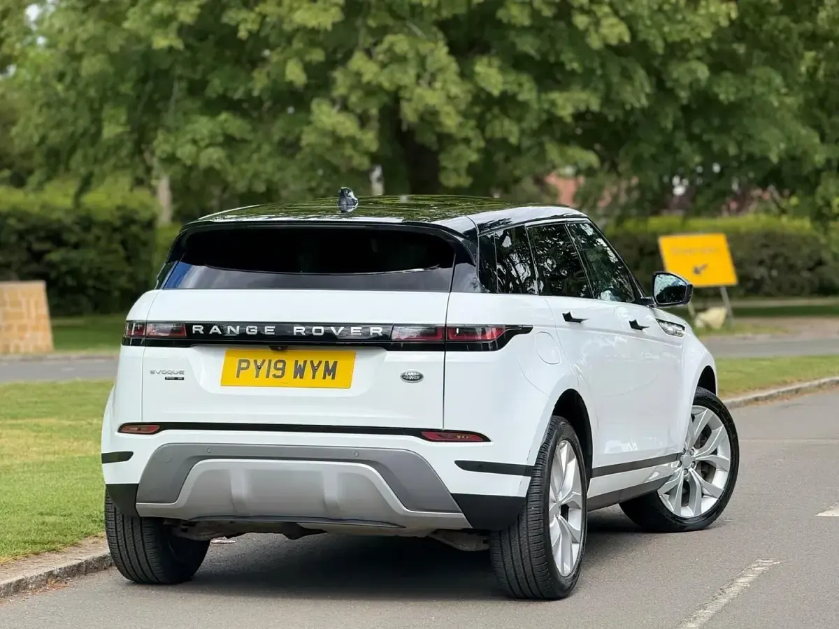 Used Land Rover Range Rover evoque SE 2019 White SUV