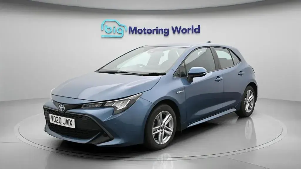 Used Toyota Corolla 122 HP (89 kW) 2020 Blue Hatchback