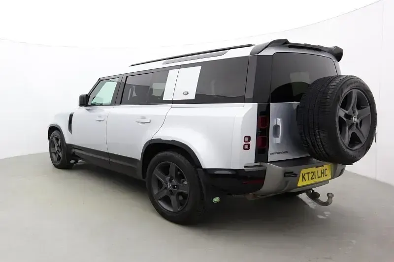 Used Land Rover Defender SE Dynamic 246 HP (180 kW) 2021 Silver SUV