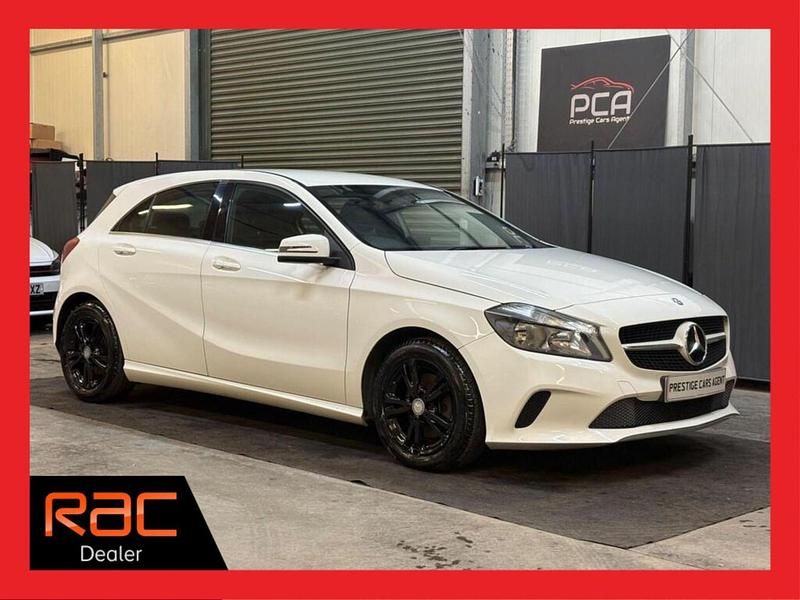 Used Mercedes A180 SE 122 HP (89 kW) 2015 White Hatchback
