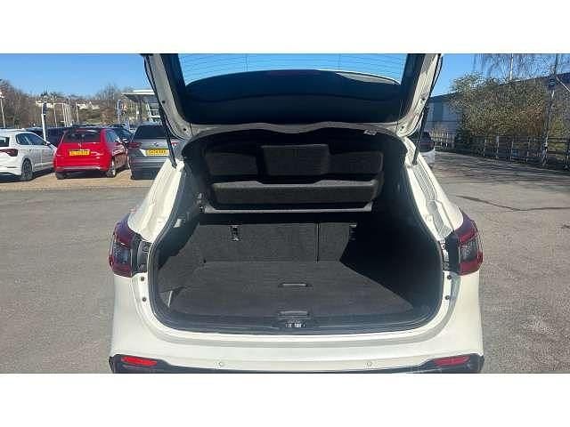 Used Nissan Qashqai Acenta Premium 115 HP (84 kW) 2019 White SUV