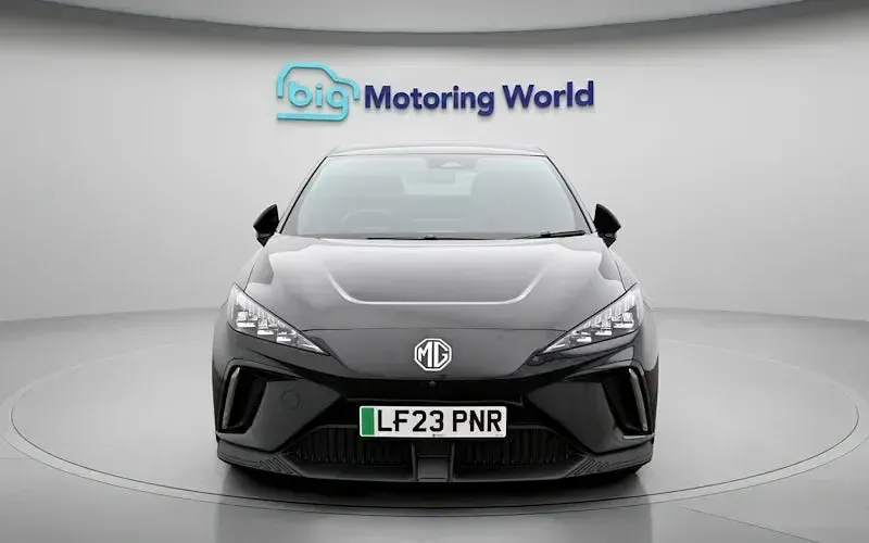 Begagnad MG MG4 EV Trophy 150 kW (204 HK) 2025 Halvkombi