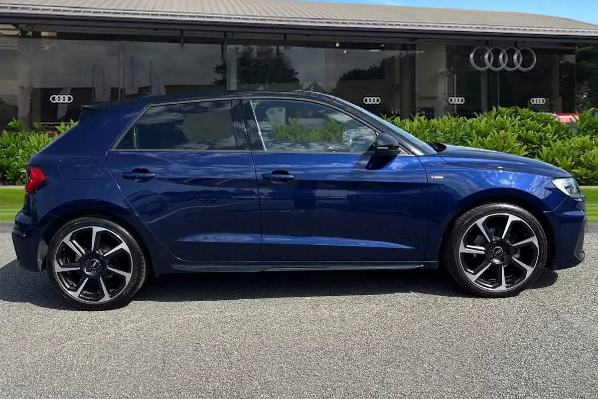 Used Audi A1 Black Edition 110 HP (80 kW) 2024 Blue SUV
