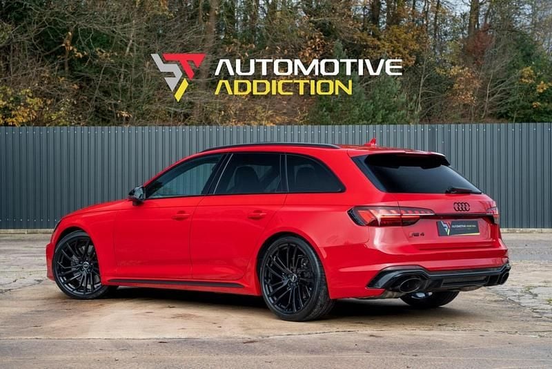Used Audi RS4 Advanced 450 HP (330 kW) 2020 Red Estate