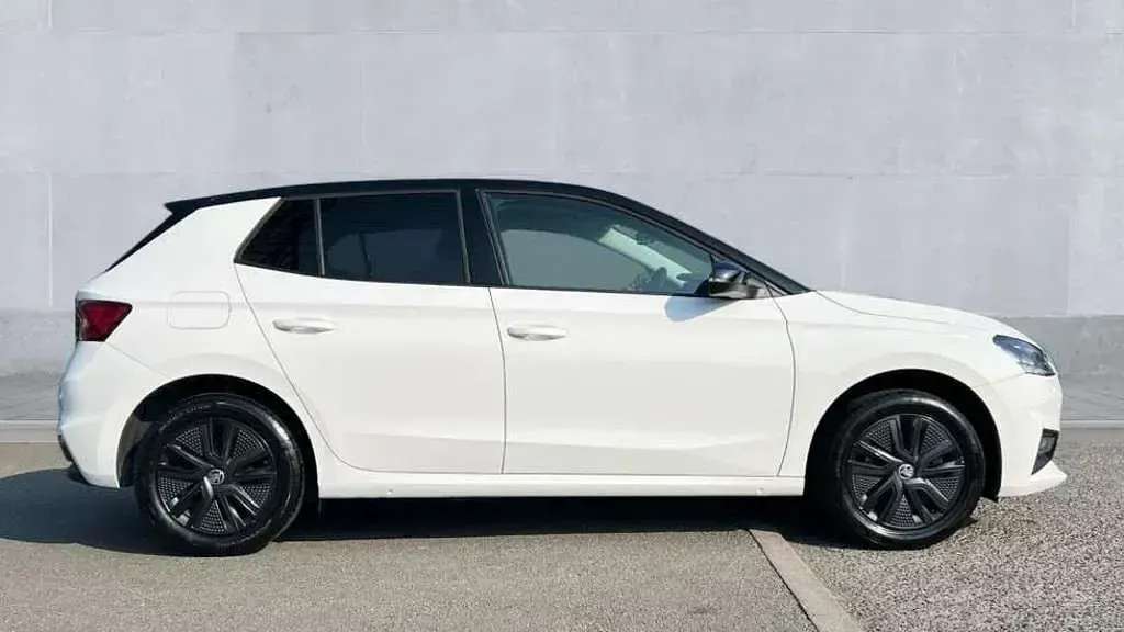 Used Skoda Fabia Colour Edition 110 HP (80 kW) 2022 Candy white black magic pearl effect Hatchback