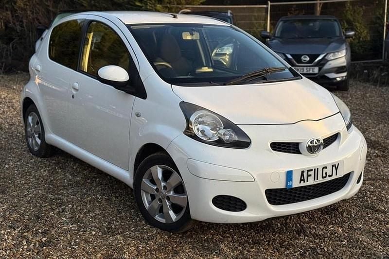 White Used 2011 Toyota Aygo Hatchback | £2,485 (Good price) - Image 1/1