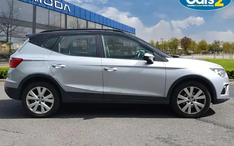 Used Seat Arona SE Technology 116 HP (85 kW) 2018 Silver SUV