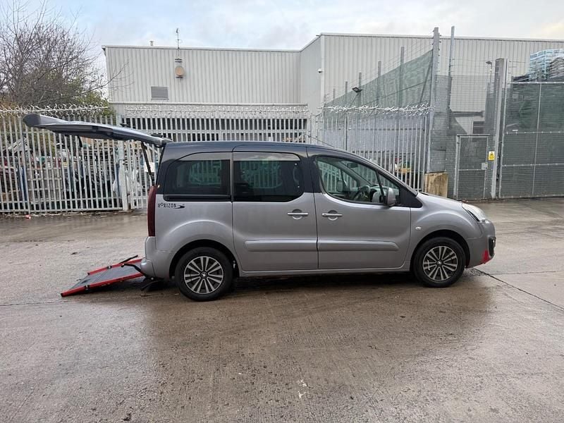 Used Peugeot Partner Tepee Allure 100 HP (73 kW) 2017 Grey MPV