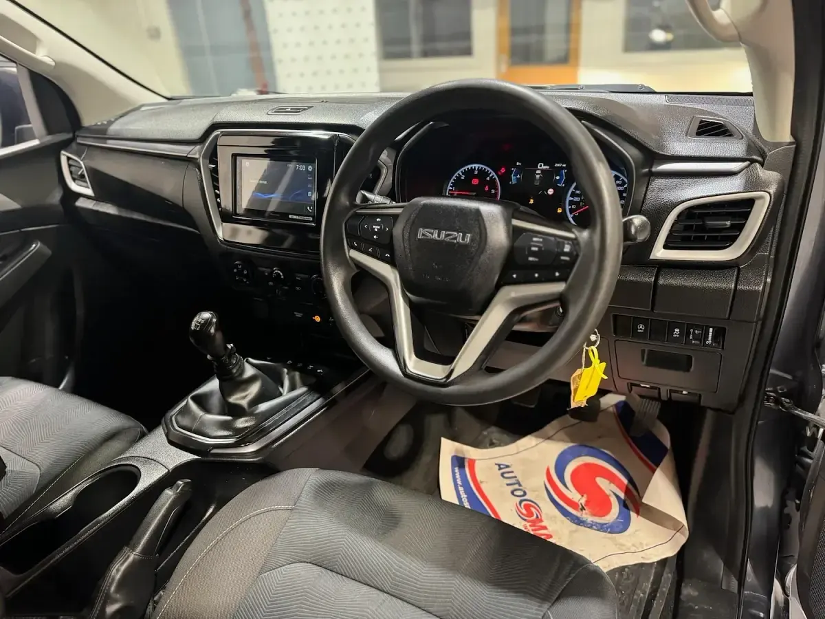 Used Isuzu D-Max 163 HP (119 kW) 2022 Grey Pickup