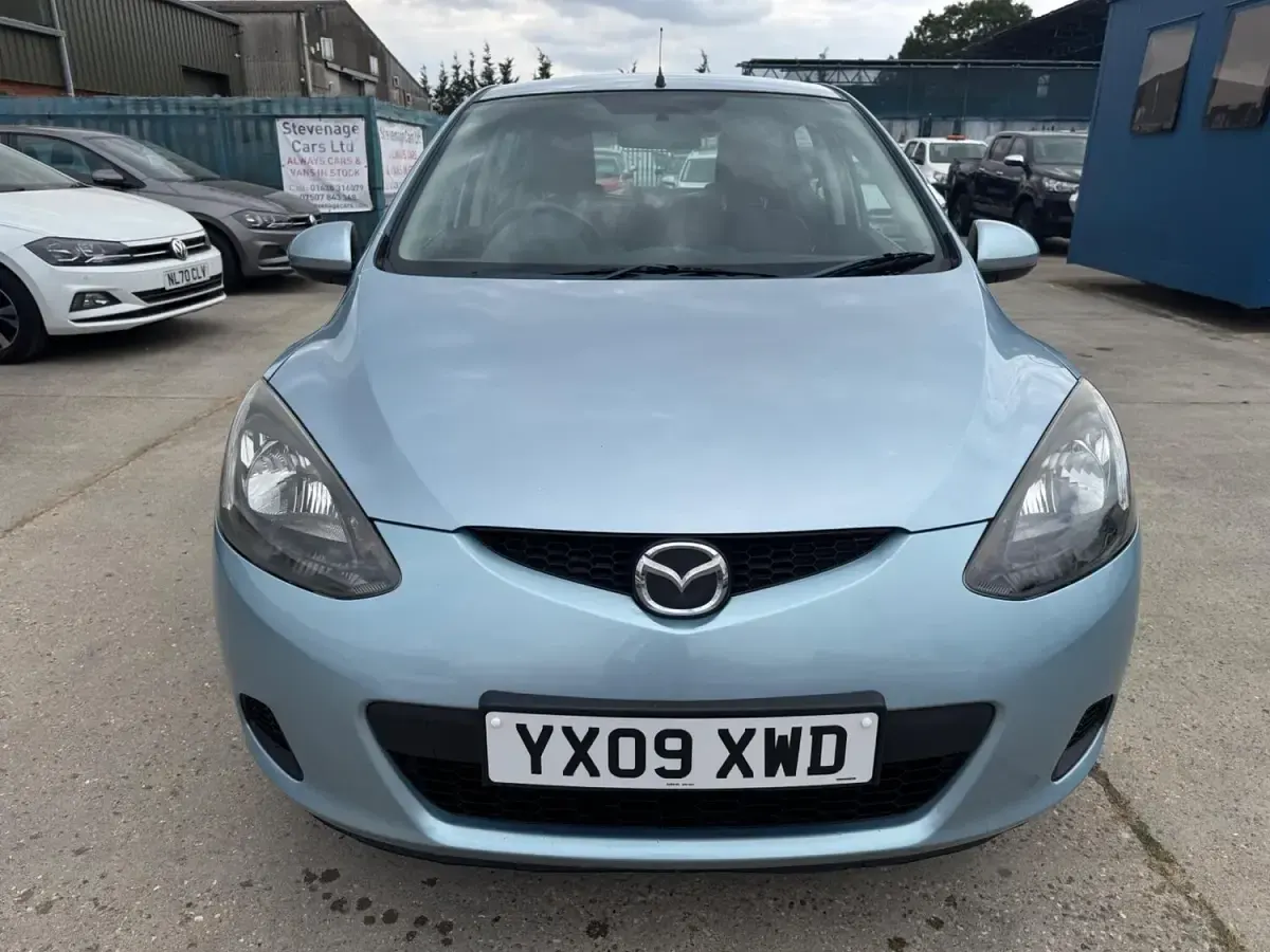 Used Mazda 2 84 HP (61 kW) 2009 Blue Hatchback