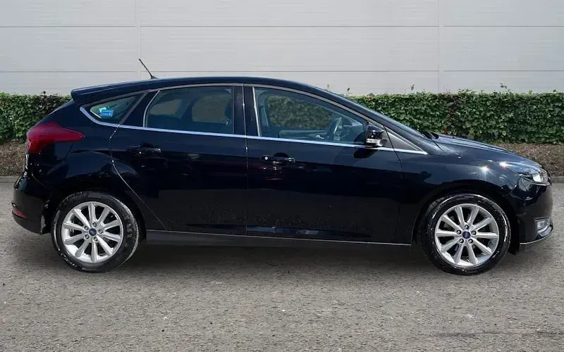 Used Ford Focus Titanium 125 HP (91 kW) 2017 Black Hatchback