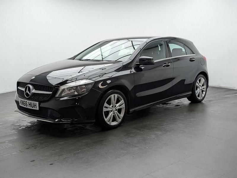 Used Mercedes A180 122 HP (89 kW) 2016 Black Hatchback