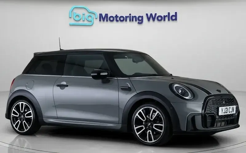 Used Mini Cooper Hatch 136 HP (100 kW) 2021 Hatchback
