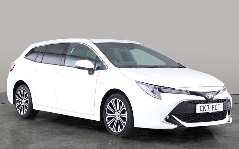 Used Toyota Corolla 122 HP (89 kW) 2021 White Estate