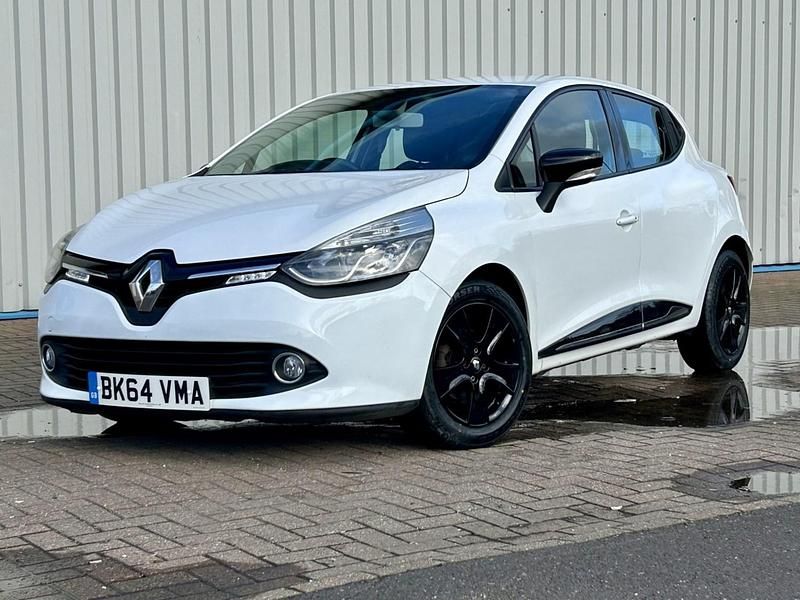 Used Renault Clio IV Dynamique 90 HP (66 kW) 2014 White Hatchback