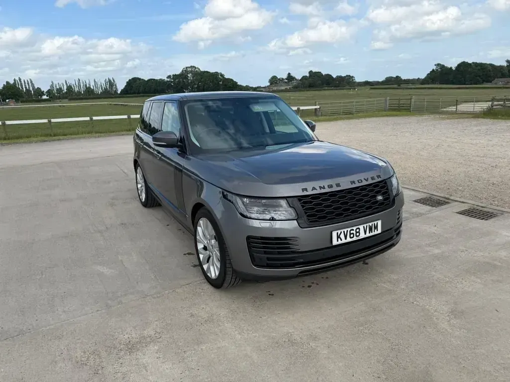 Used Land Rover Range Rover Vogue SE 275 HP (202 kW) 2018 Grey SUV