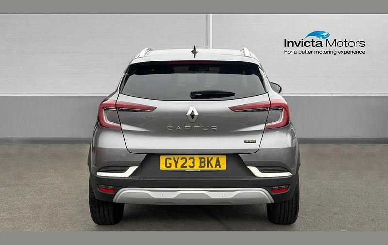 Used Renault Captur Techno 143 HP (105 kW) 2023 Grey/black SUV