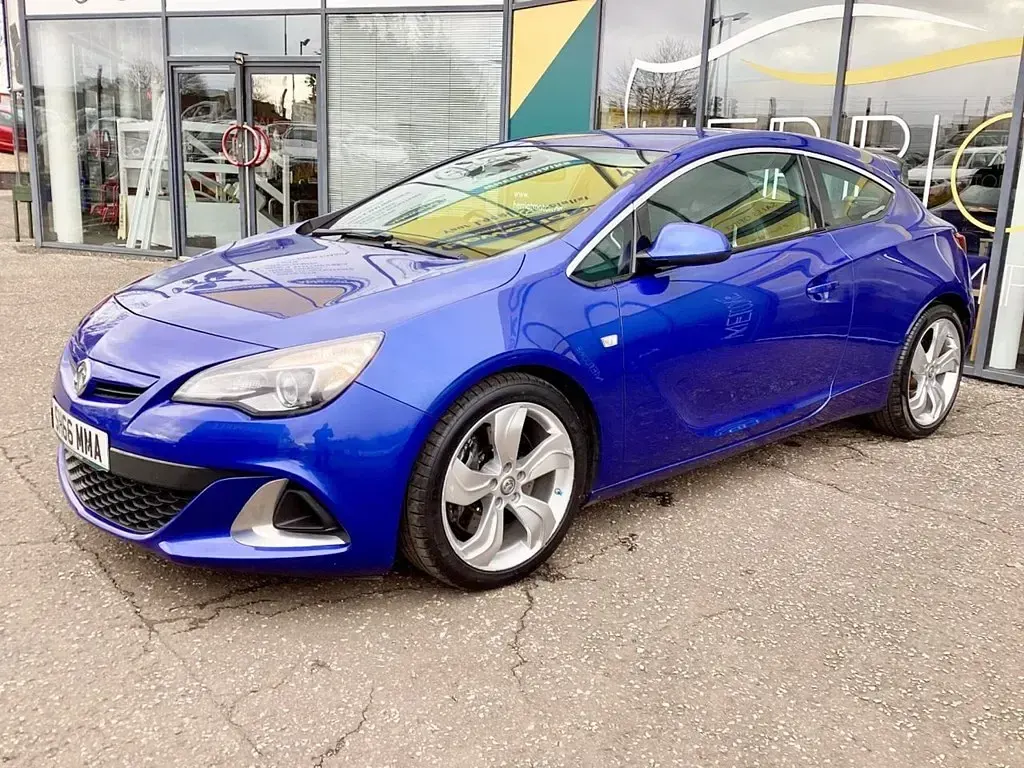 Używany Vauxhall Astra GTC S 280 KM (205 kW) 2016 Niebieski Coupe