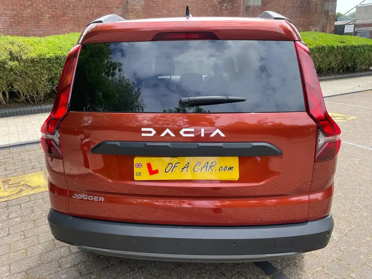 Used Dacia Jogger Extreme 110 HP (80 kW) 2023 Brown MPV