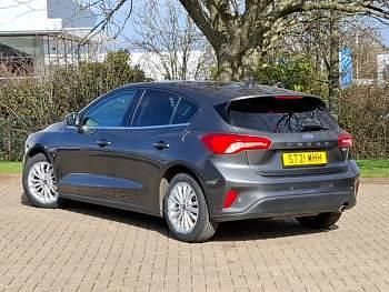 Begagnad Ford Focus Titanium 125 HK (91 kW) 2021 Grå Sportkupé