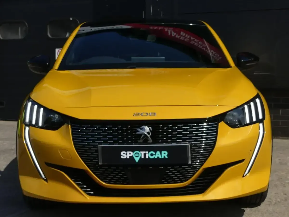 Used Peugeot 208 GT 100 HP (73 kW) 2022 Yellow Hatchback