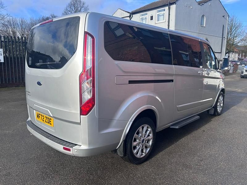 Used Ford Tourneo Titanium 130 HP (95 kW) 2022 Silver MPV