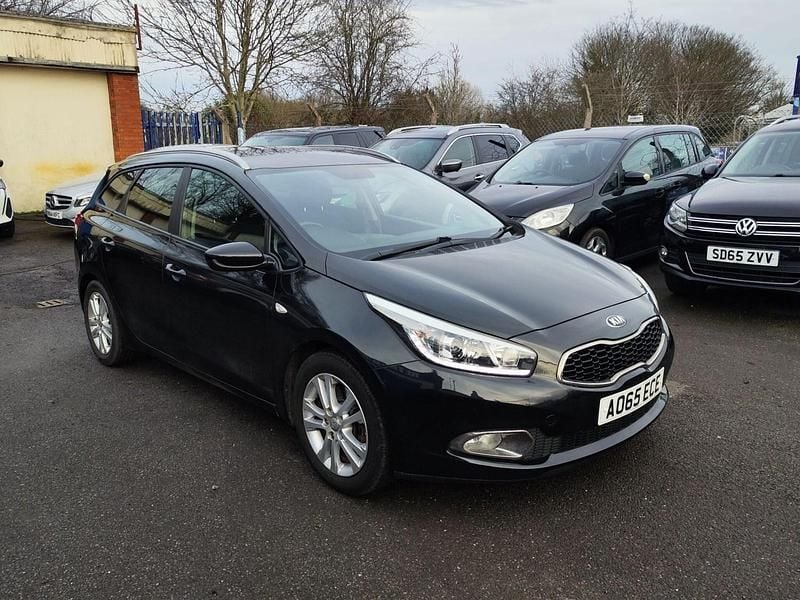 Black Used 2015 Kia Ceed Hatchback | £2,500 (Super price) - Image 1/4