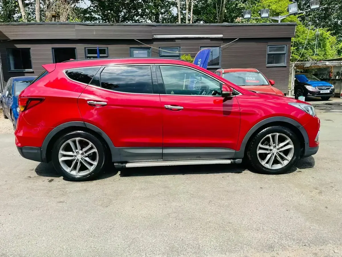 Used Hyundai Santa Fe Premium SE 200 HP (147 kW) 2016 Red SUV