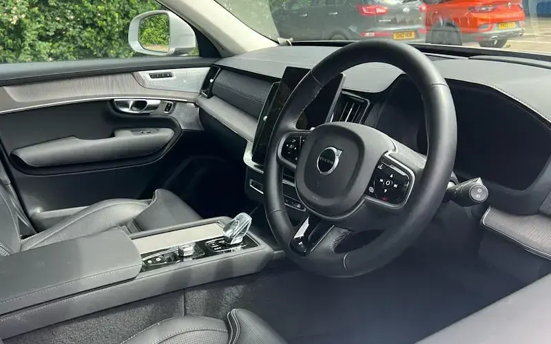 Used Volvo XC90 Ultra 250 HP (183 kW) 2025 SUV