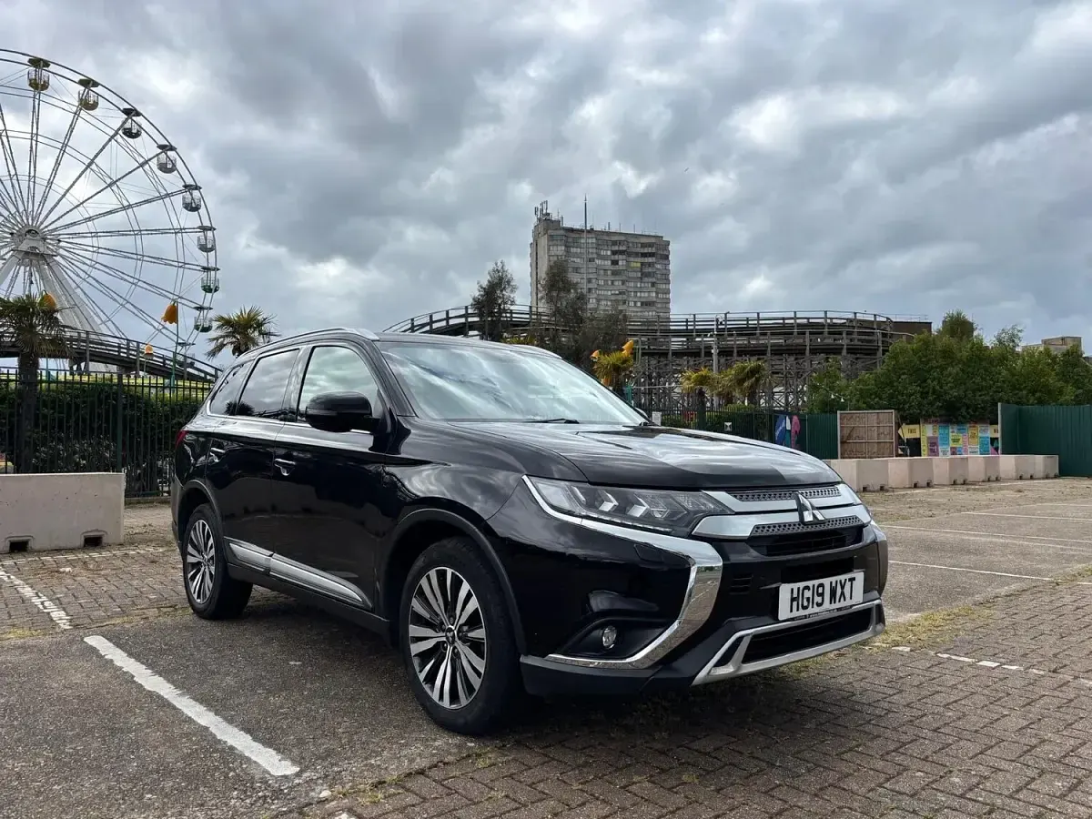 Used Mitsubishi Outlander 150 HP (110 kW) 2019 Black SUV
