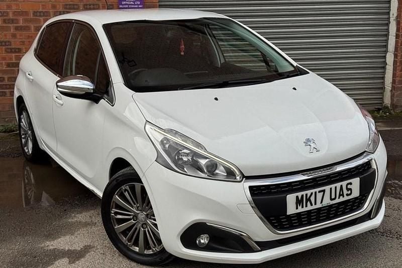 Used Peugeot 208 Allure 2017 White Hatchback