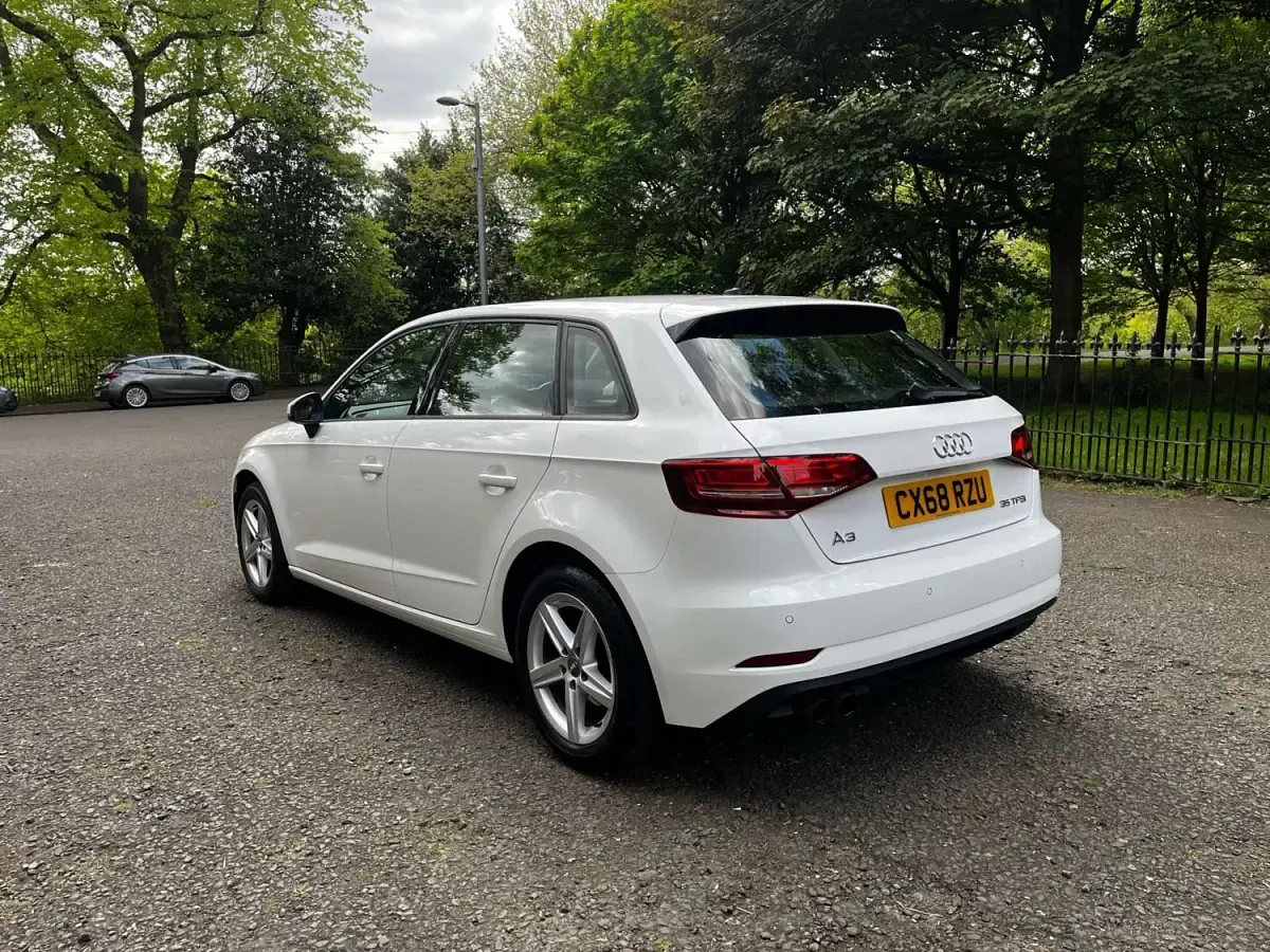 Usado Audi A3 Advanced 150 HP (110 kW) 2018 Branco Sedan