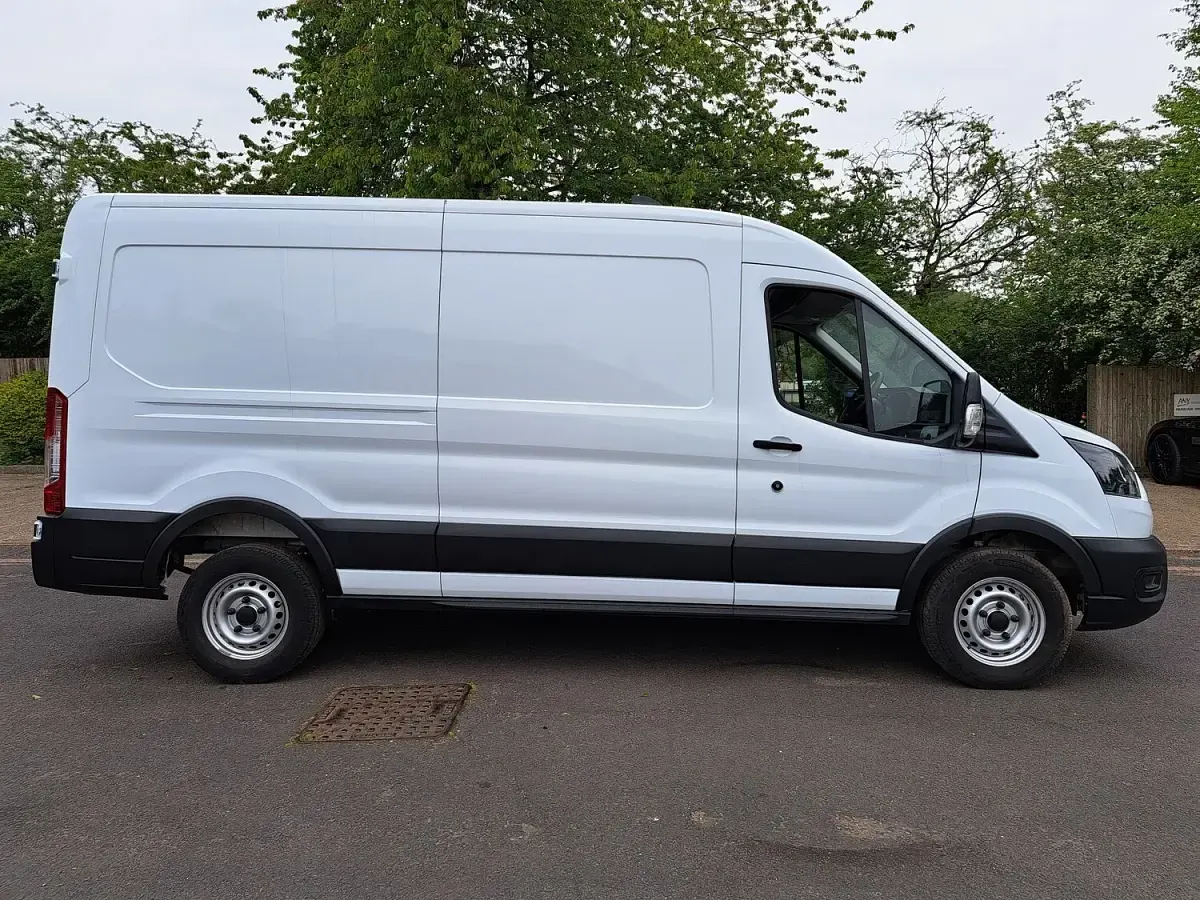 Used Ford Transit 170 HP (125 kW) 2024 White Van