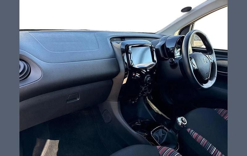 Usado Citroën C1 Shine 71 HP (52 kW) 2021 Preto Citadino