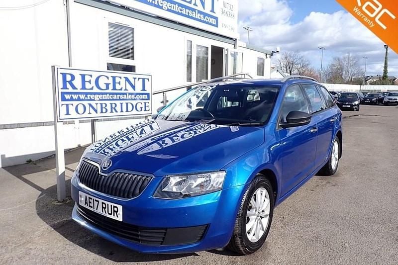 Used Skoda Octavia 115 HP (84 kW) 2017 Blue Estate