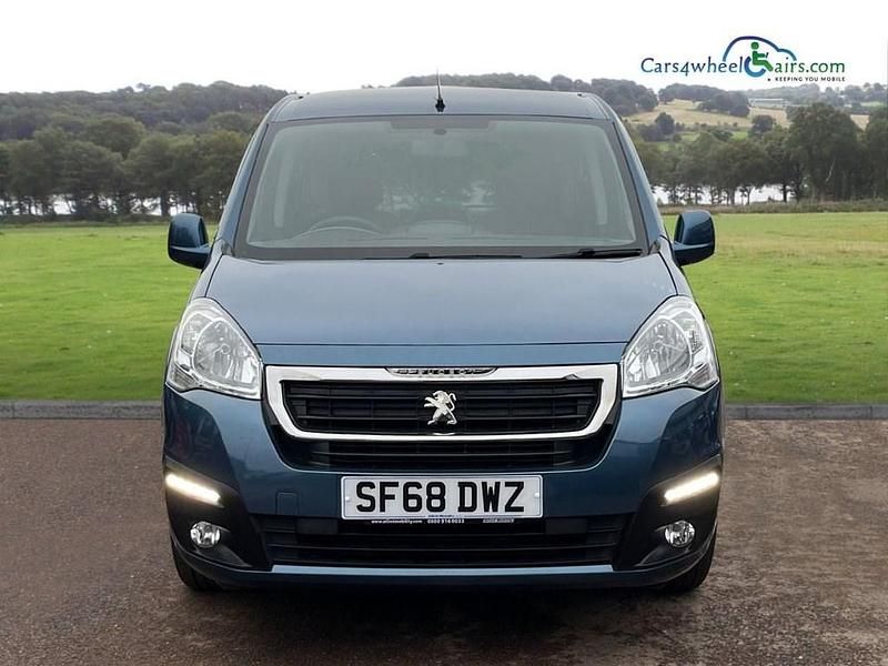 Used Peugeot Partner 100 HP (73 kW) 2018 Blue MPV