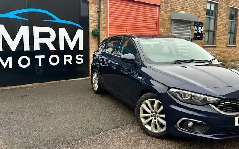 Begagnad Fiat Tipo Lounge 95 HK (69 kW) 2018 Halvkombi
