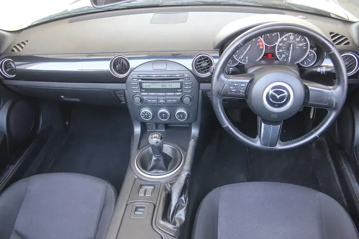 Used Mazda MX5 126 HP (92 kW) 2015 Grey Cabriolet