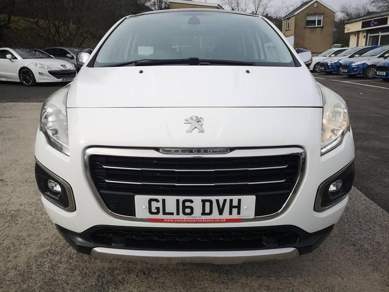 Used Peugeot 3008 Allure 120 HP (88 kW) 2016 White Hatchback