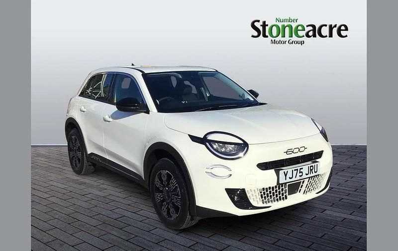 White New 2025 Fiat 600 SUV | £18,990 - Image 1/4