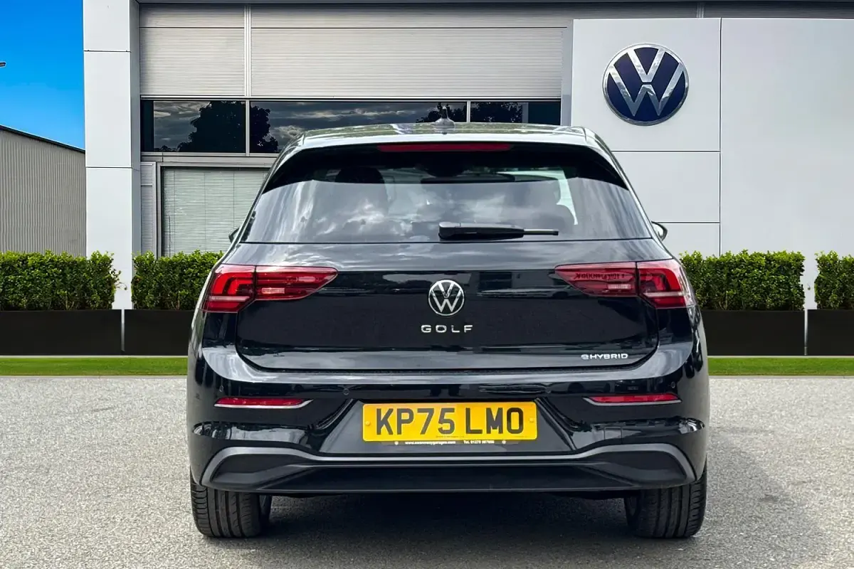 New VW Golf VIII Match 204 HP (150 kW) 2025 Black Hatchback