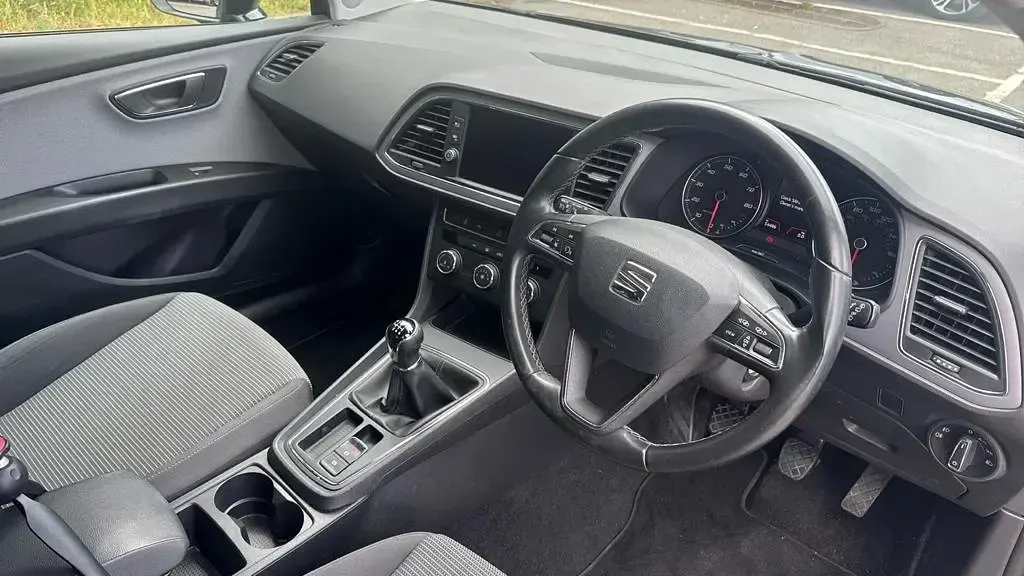 Used Seat Leon SE Dynamic 2019 Black Hatchback