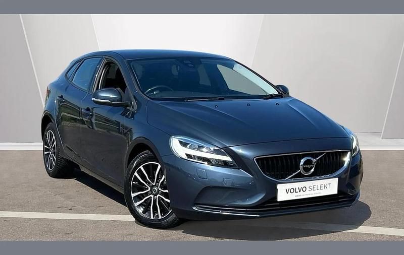Used Volvo V40 Momentum 120 HP (88 kW) 2017 Blue Hatchback
