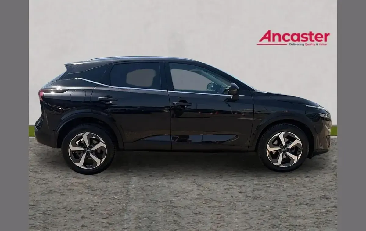 Used Nissan Qashqai N-Connecta 138 HP (101 kW) 2023 Black SUV
